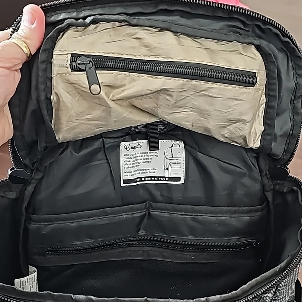 Toyota TRD backpack ( Tundra , Tacoma, Camry , 4 runner ) - Picture 3 of 4
